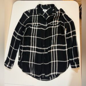 Old Navy Black and White Plaid WOMEN'S Button Down Flannel Style Shirt